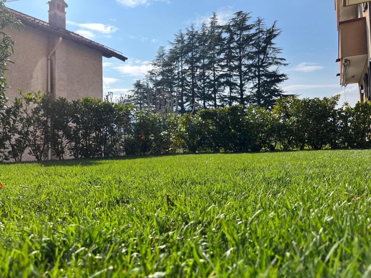 La Casa Dei Pini Apartment Lierna Bagian luar foto